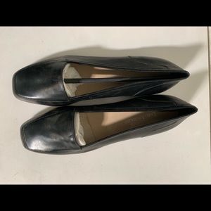 New — Enzo Angiolini Flats